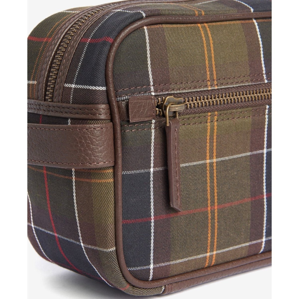 Barbour Tartan & Leather Washbag - Curtis & Dunne