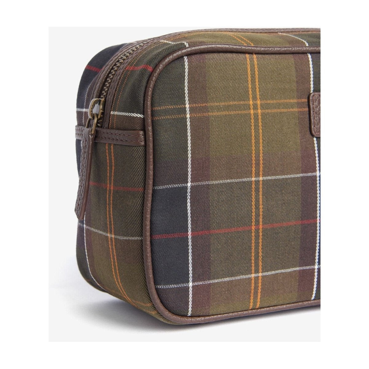 Barbour Tartan & Leather Washbag - Curtis & Dunne